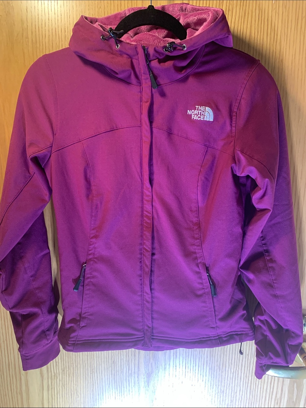 The North Face Women's Hooded Softshell Jacket w/ Super-Soft Lining- Magenta- XS